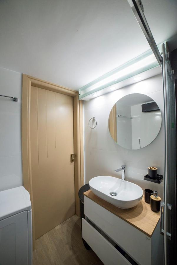 Luxurious Apartment In The Heart Of Town ! ルートラキ エクステリア 写真